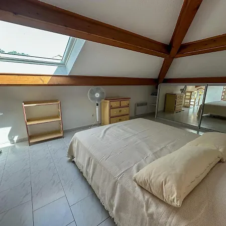 Apartment Genevrier - T2 - Terrasse - Parking - Piscine