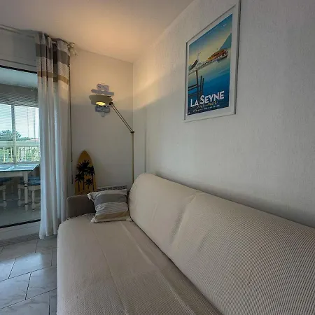 Genevrier - T2 - Terrasse - Parking - Piscine Six-Fours-les-Plages