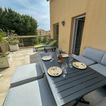 Apartment Genevrier - T2 - Terrasse - Parking - Piscine *