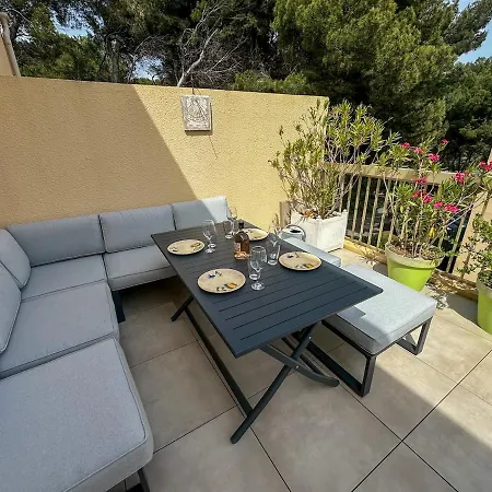 Apartment Genevrier - T2 - Terrasse - Parking - Piscine *
