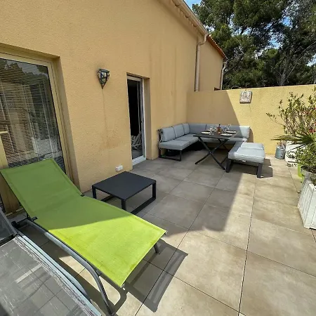Genevrier - T2 - Terrasse - Parking - Piscine Six-Fours-les-Plages